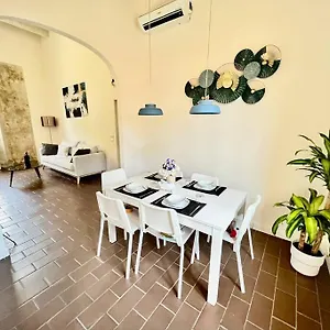  Appartamento Near The Station Luxury House With Mural