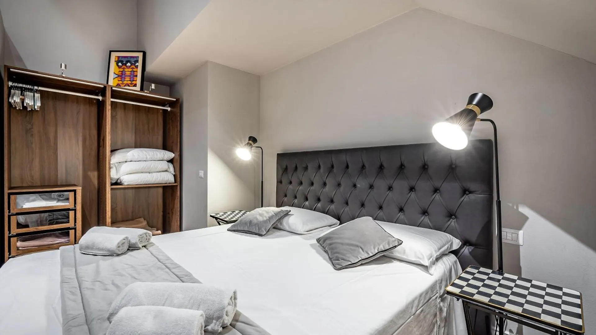 Hs4U Ricasoli Luxury Apartment Near Duomo N.1 フィレンツェ 0*,  イタリア